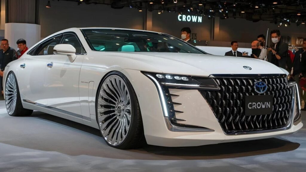 Toyota Crown 2025 Revealed: Executive Luxury, 340 HP Hybrid Power & Sleek Smart Design
